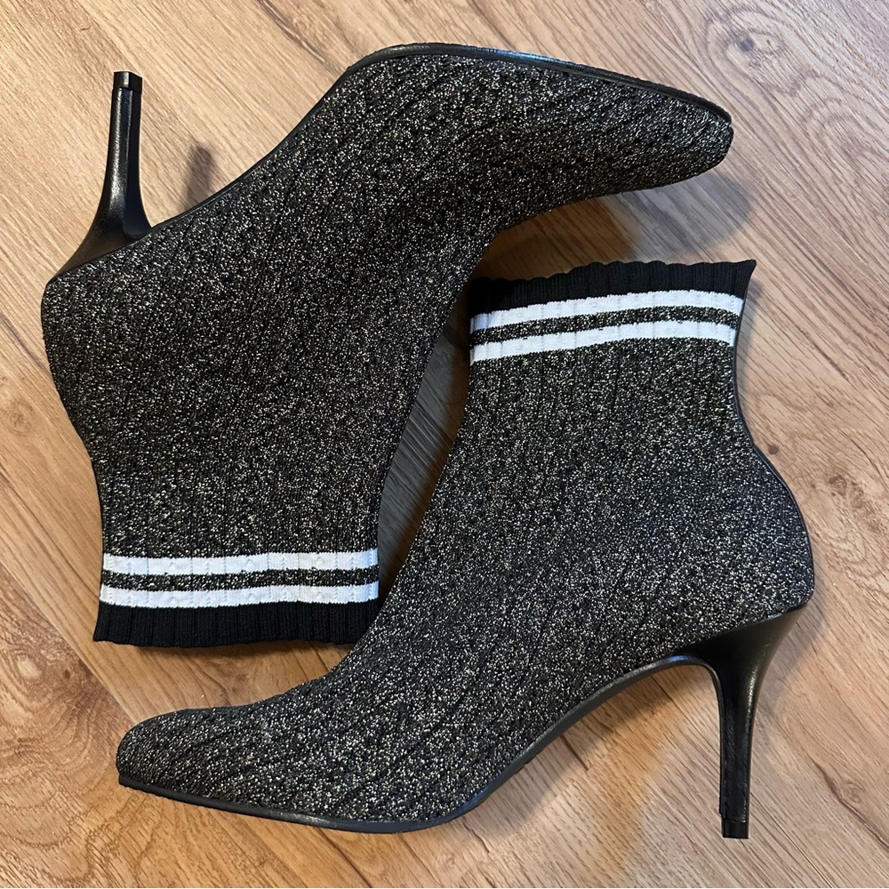 NWT Stuart Weitzman Waverly Black and Gold Knit Sock Bootie Size 8.5